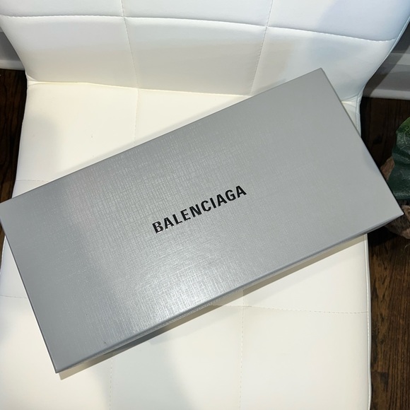 Balenciaga mens slides - Picture 2 of 6